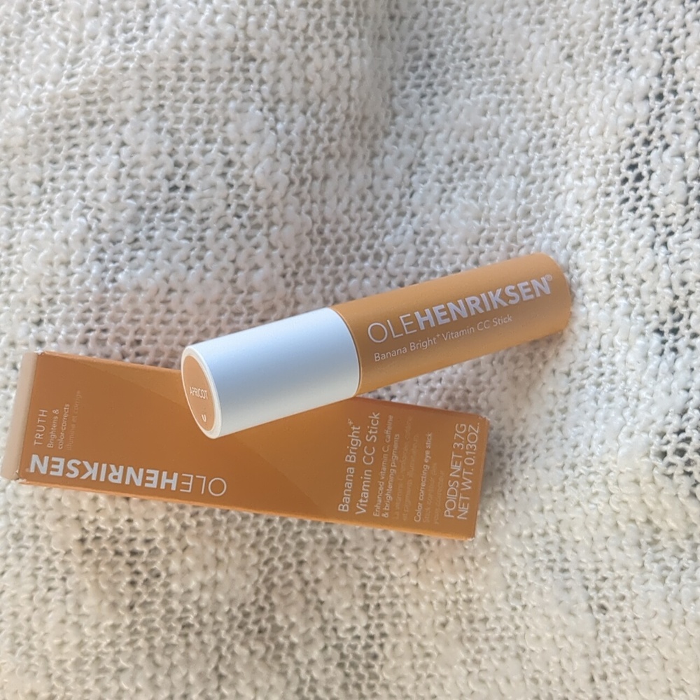 Ole Henriksen Banana Bright+ Vitamin CC Stick in Apricot, 3.7g/0.13oz